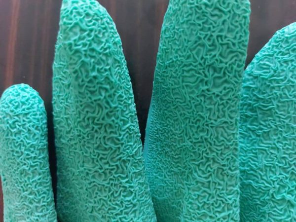 نمای نزدیک دستکش گیلان سری 1