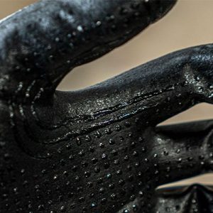چهار دلیل برای استفاده از دستکش ایمنی