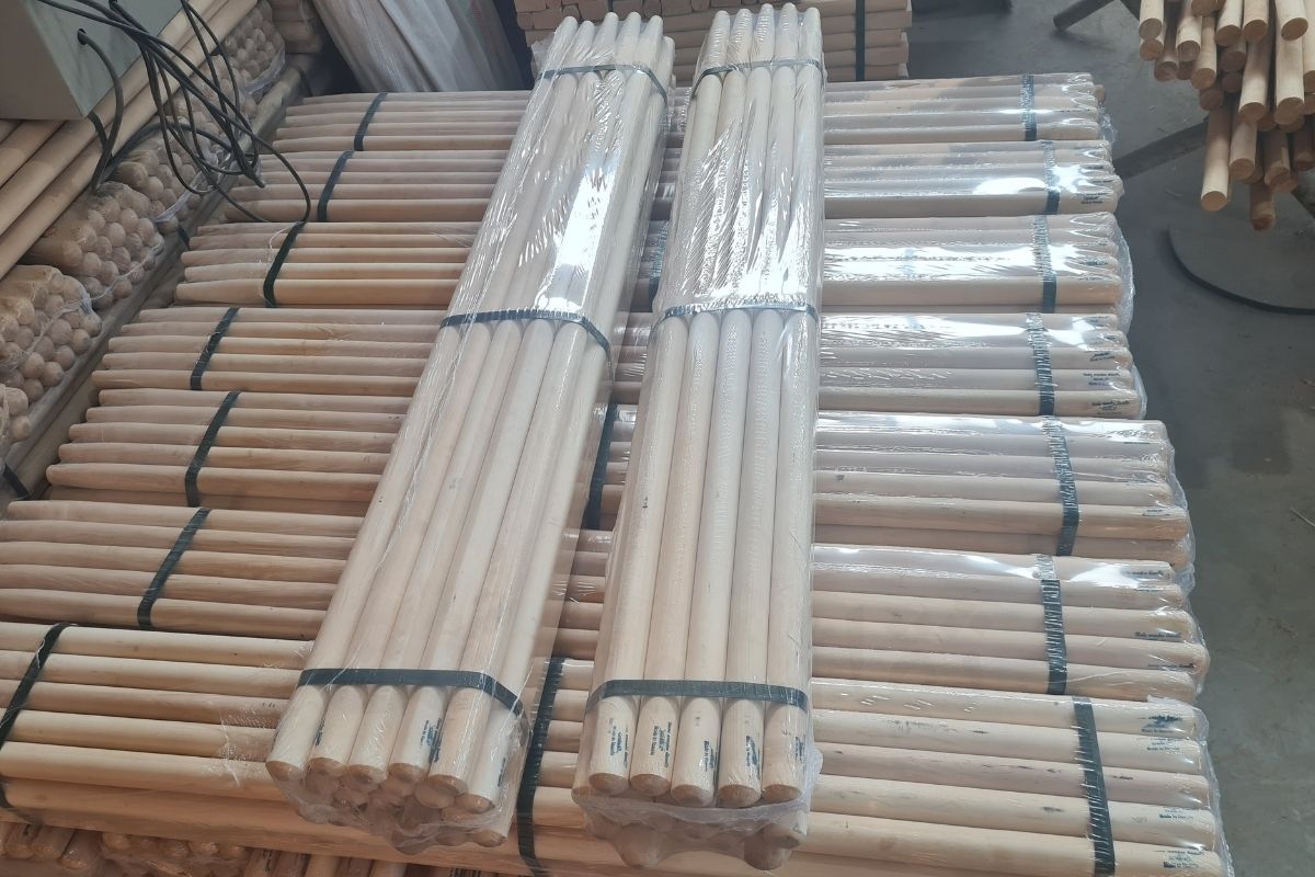 بسته‌ بندی و نگهداری اصولی دسته بیل در انبار