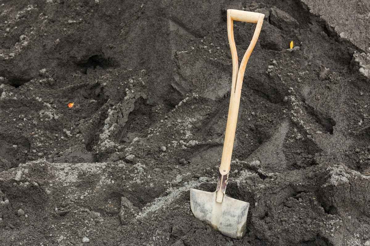 مقایسه دسته بیل دست ساز و صنعتی