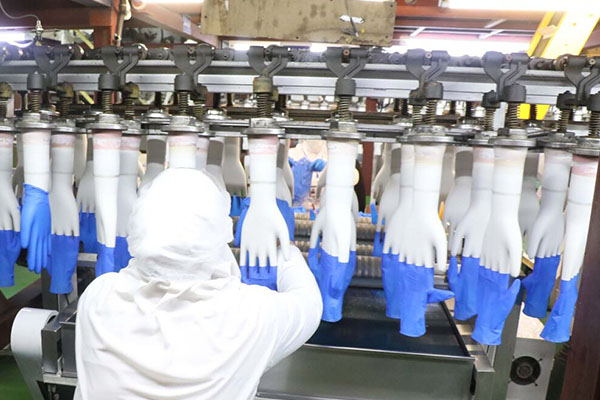 تفاوت بین دستکش‌های ایمنی صنعتی و خانگی